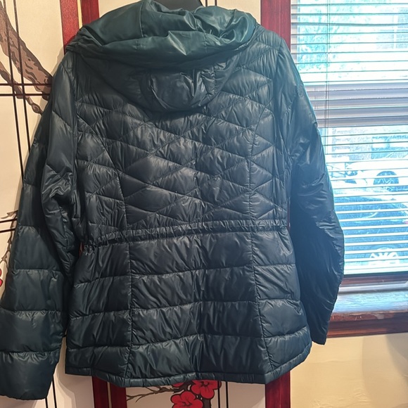 Light down athleta mid thigh jacket - Picture 2 of 4